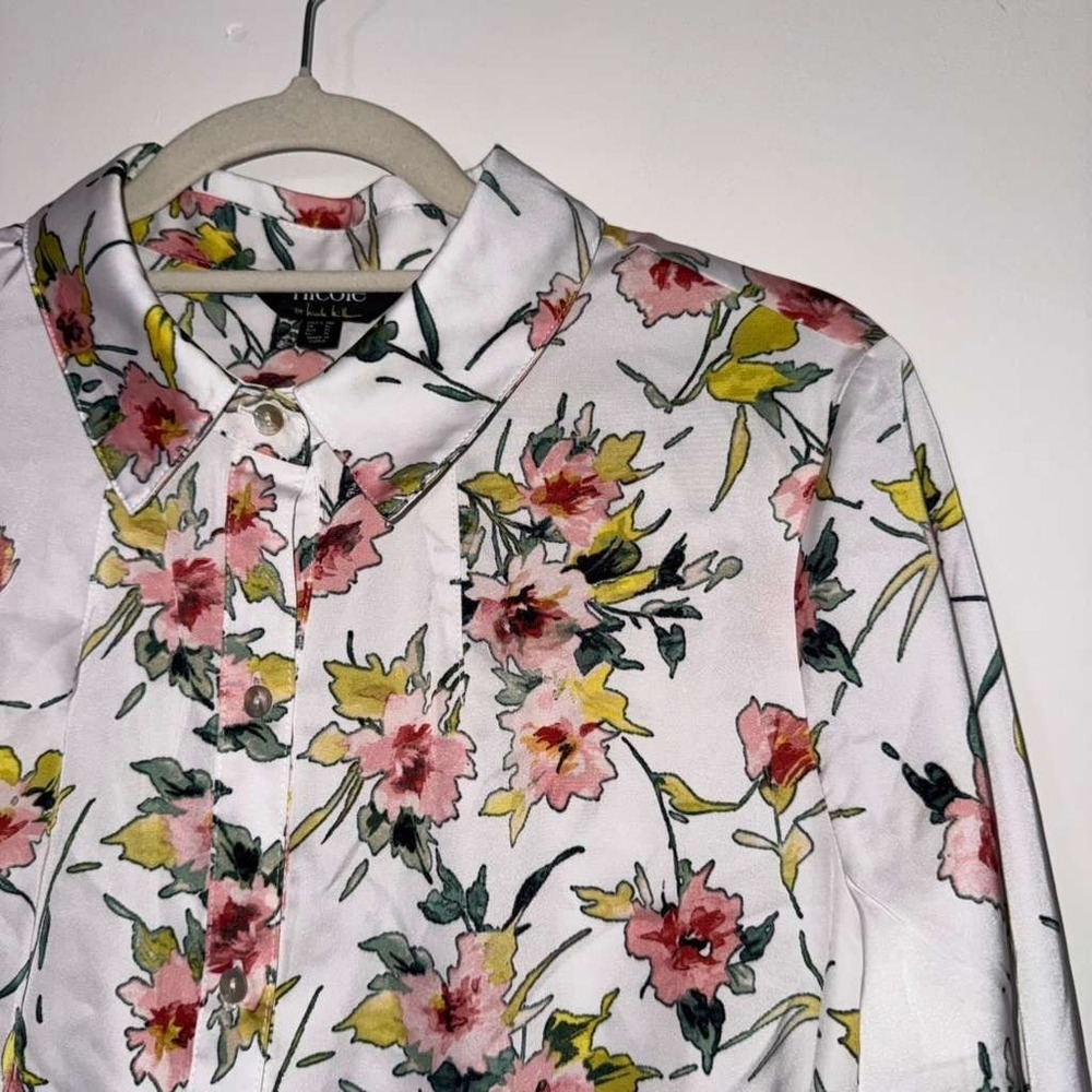 Nicole Miller Women's Size PM Button Up Shirt Water Color Floral Soft Girl Work - Picture 3 of 11